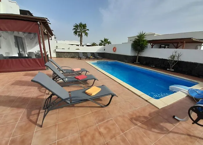 Dias Felices - Heated Pool Villa Playa Blanca (Lanzarote)